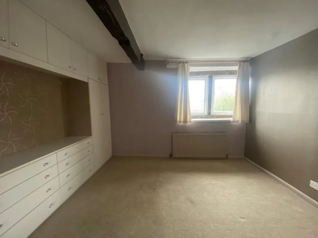 1 bed Character Property