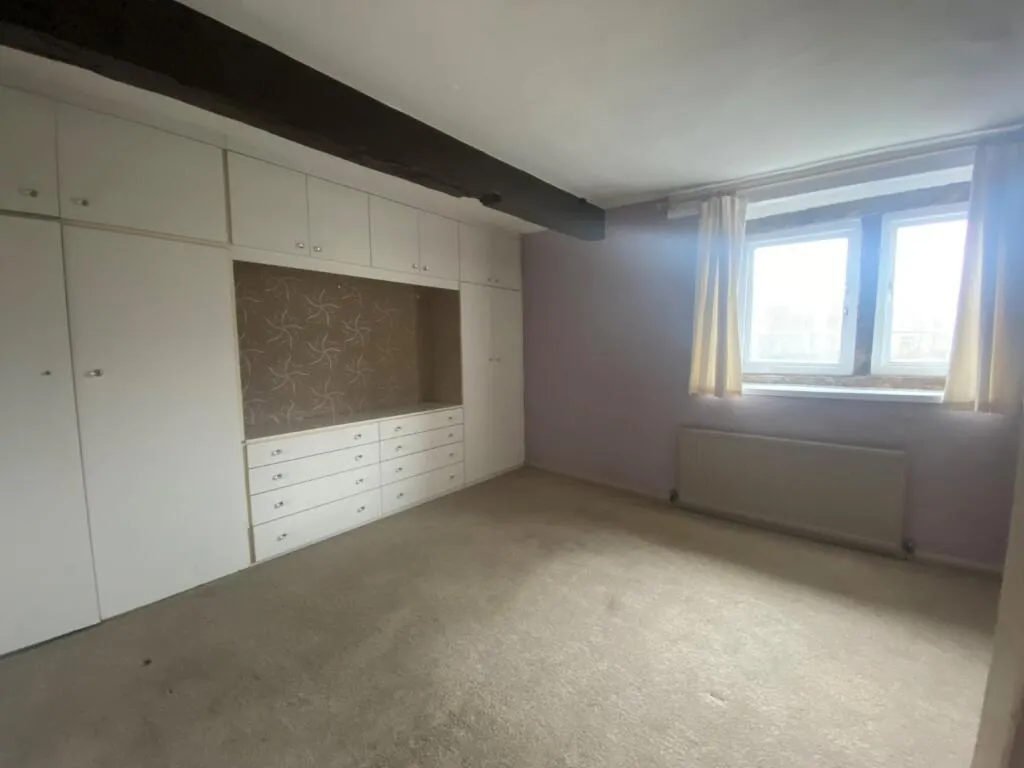 1 bed Character Property