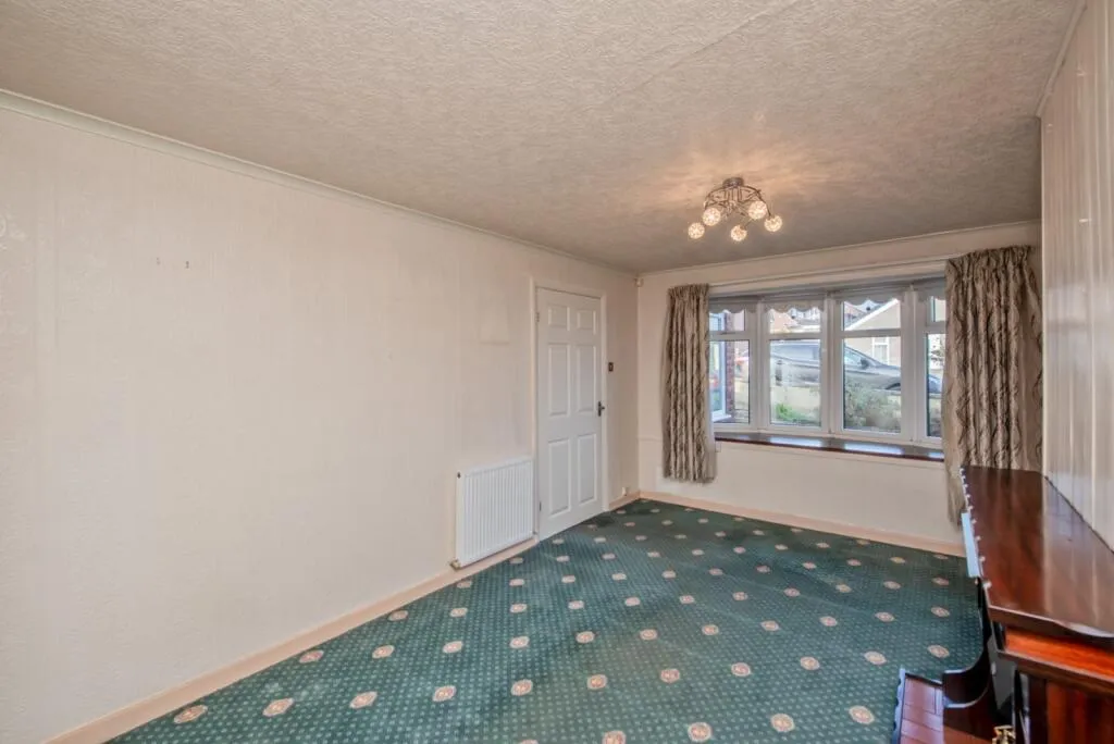 3 bed Semi-Detached