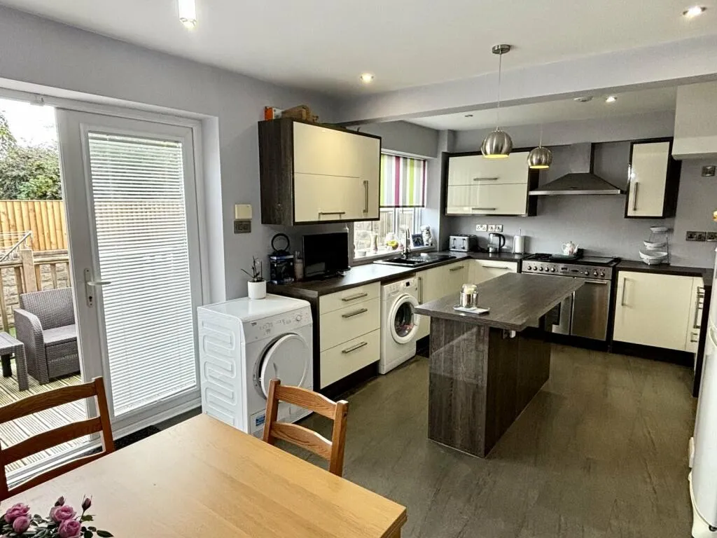 3 bed Semi-Detached