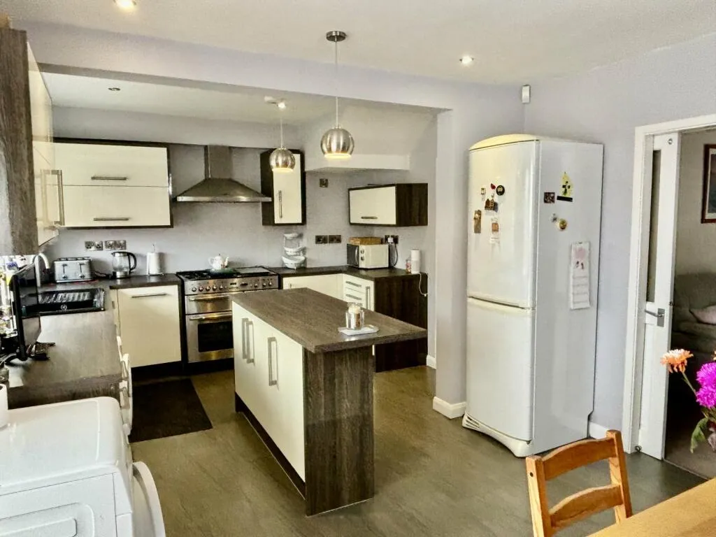 3 bed Semi-Detached