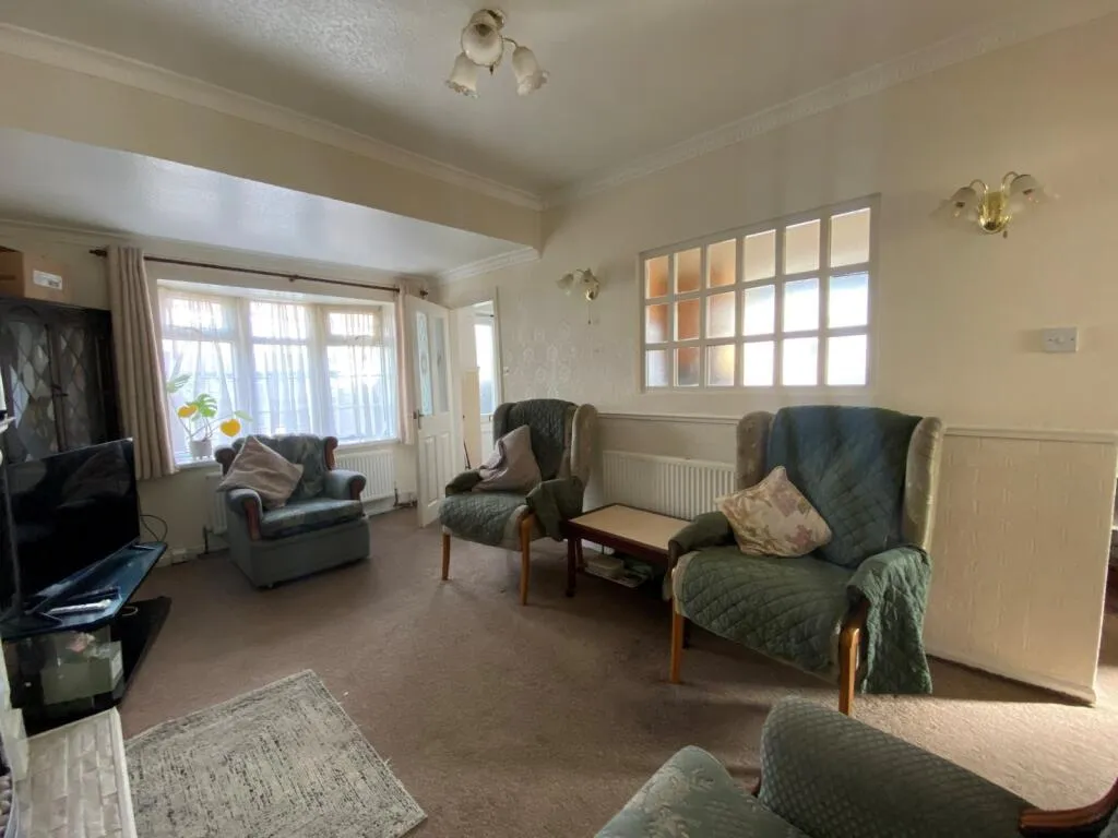 1 bed Semi-Detached Bungalow