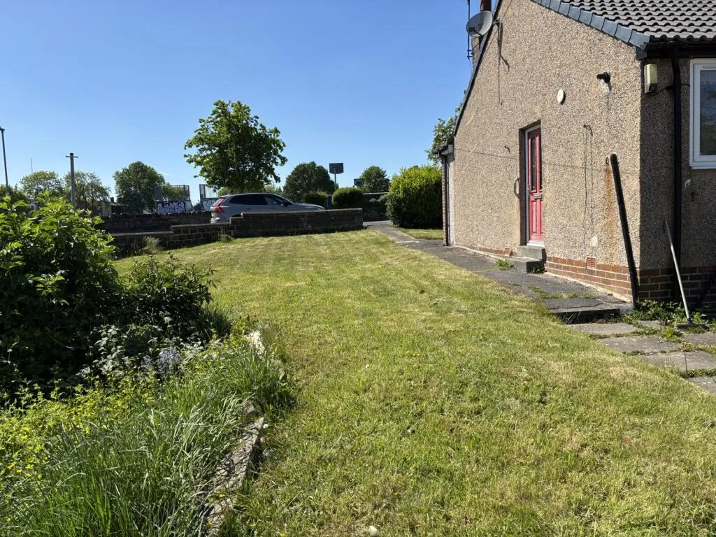 2 bed Semi-Detached Bungalow