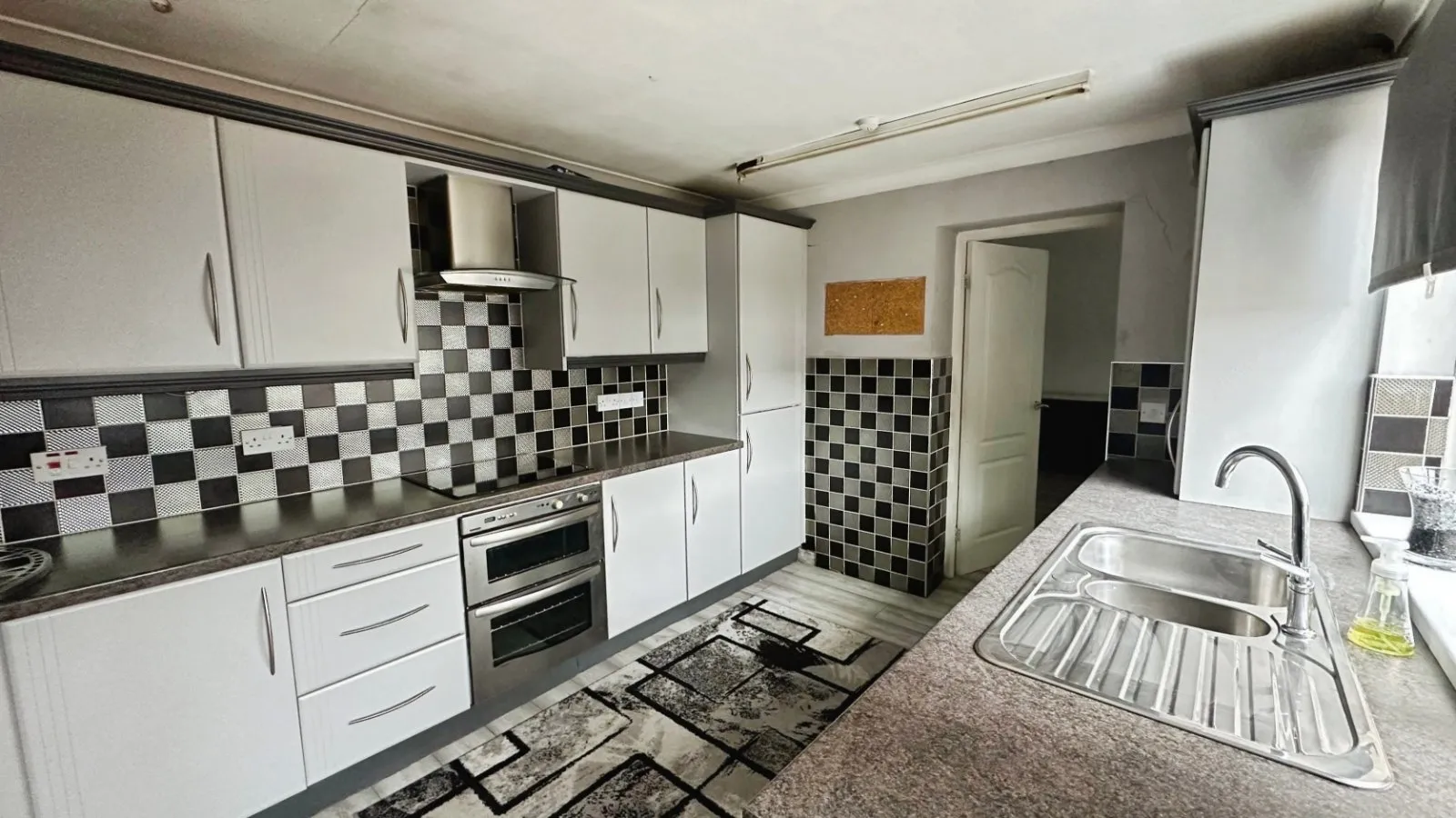 3 bed End of Terrace