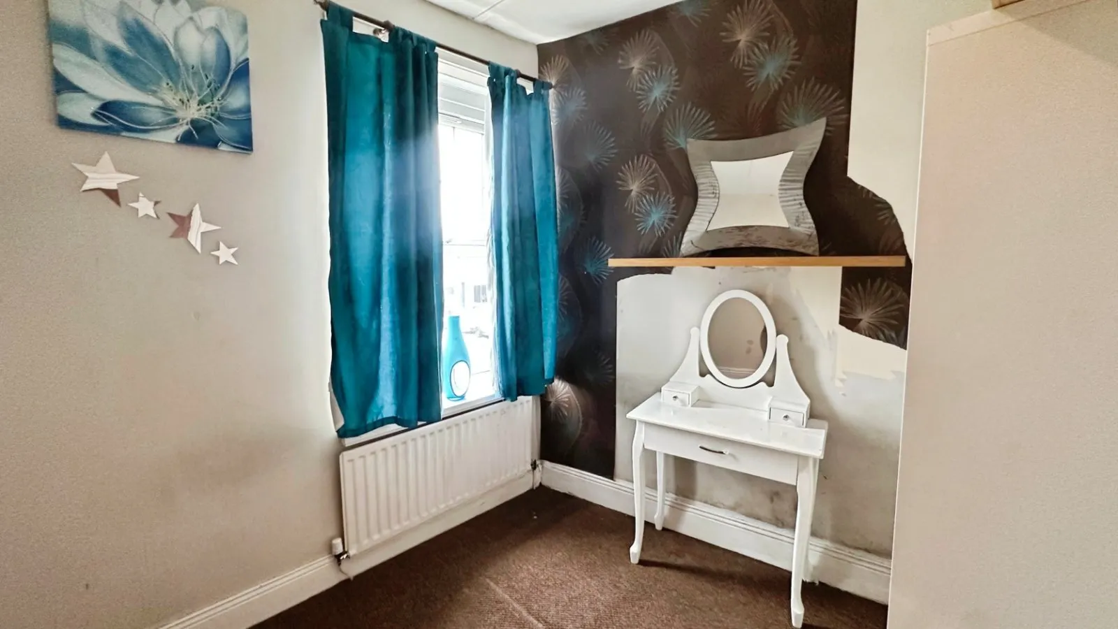 3 bed End of Terrace