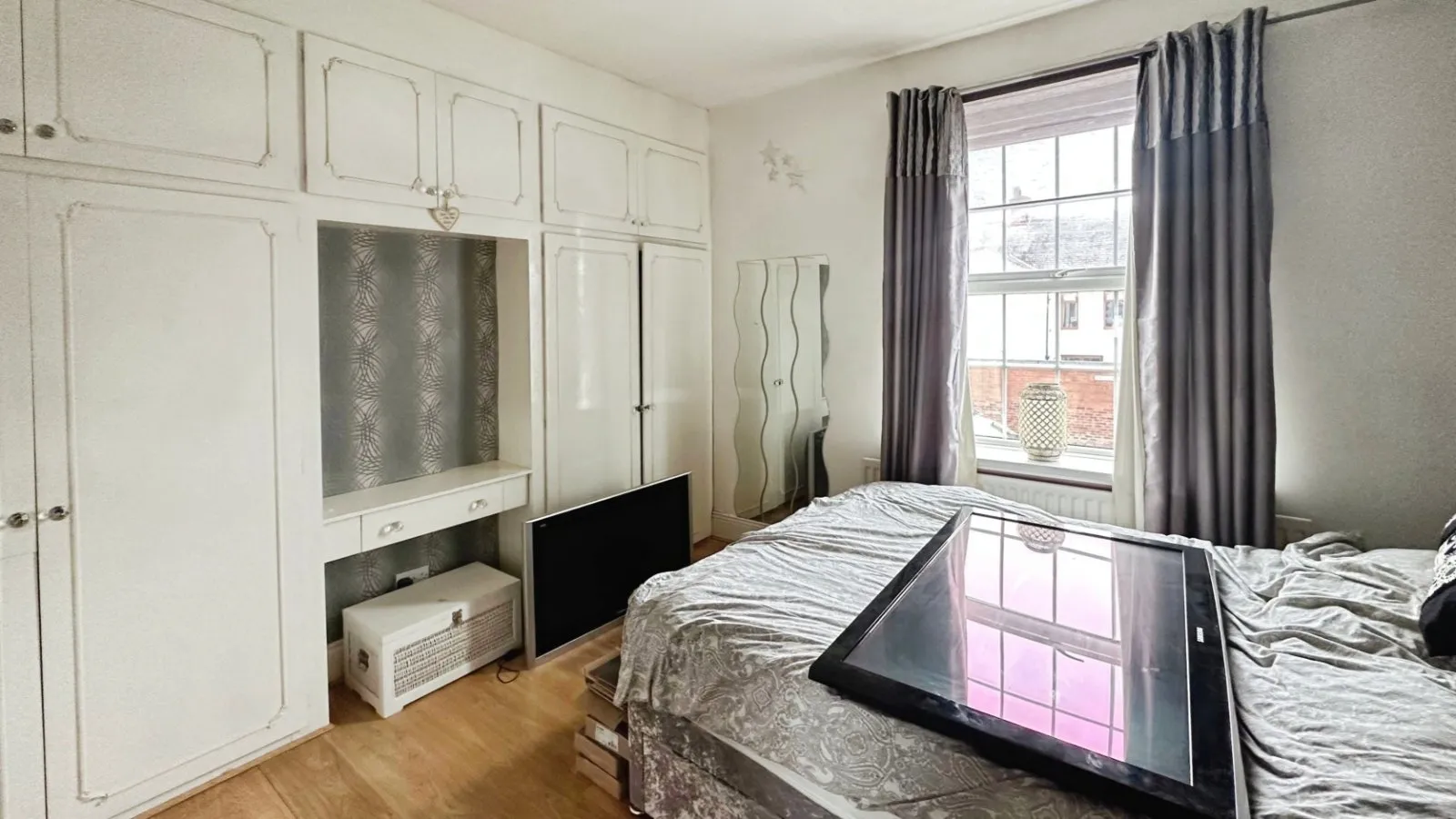 3 bed End of Terrace