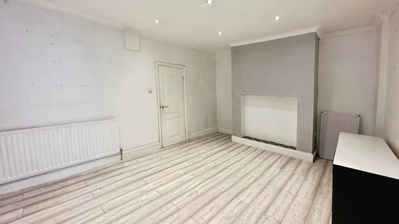 3 bed End of Terrace
