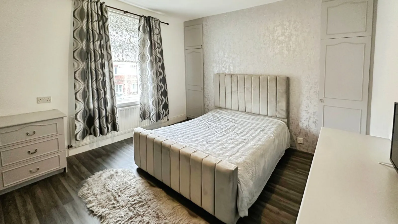 3 bed End of Terrace