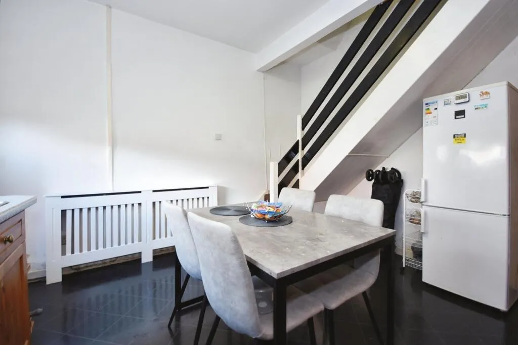 2 bed End of Terrace