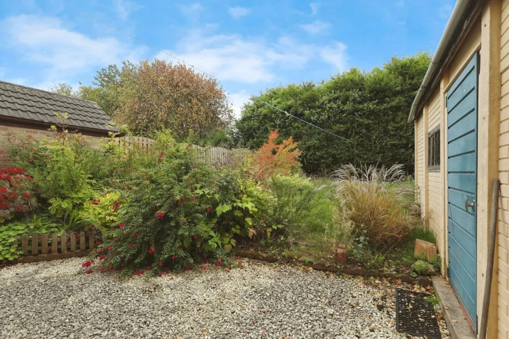 2 bed Detached Bungalow