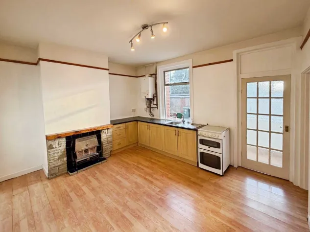 3 bed Semi-detached Villa