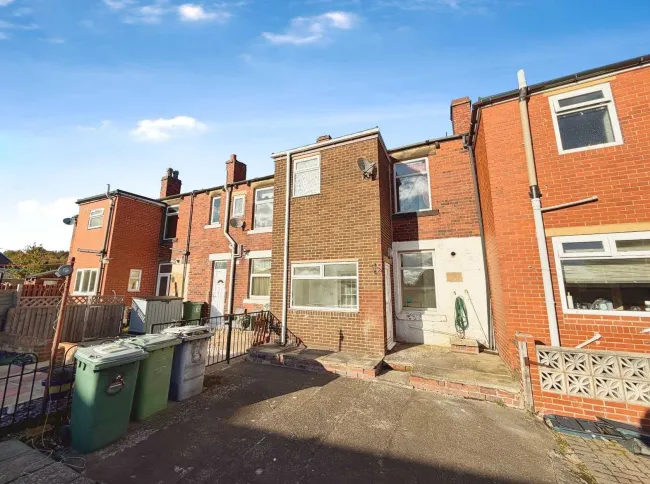 3 bed Semi-detached Villa