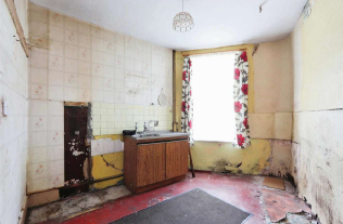 3 bed End of Terrace