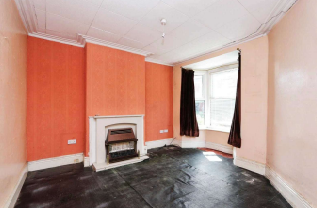 3 bed End of Terrace