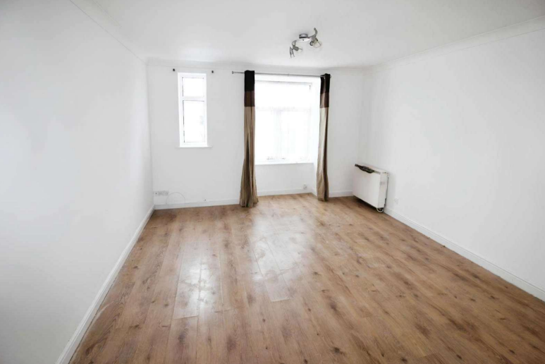 2 bed Ground Flat