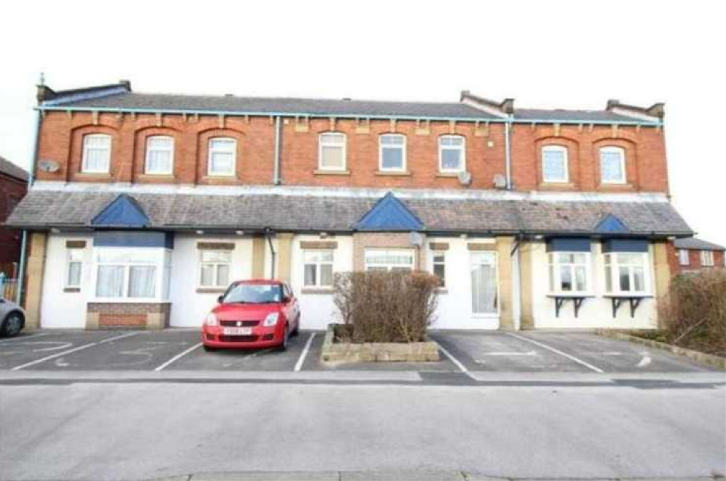 2 bed Ground Flat