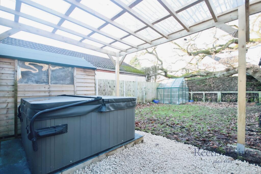 2 bed Detached
