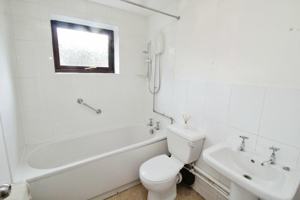 2 bed Semi-Detached Bungalow
