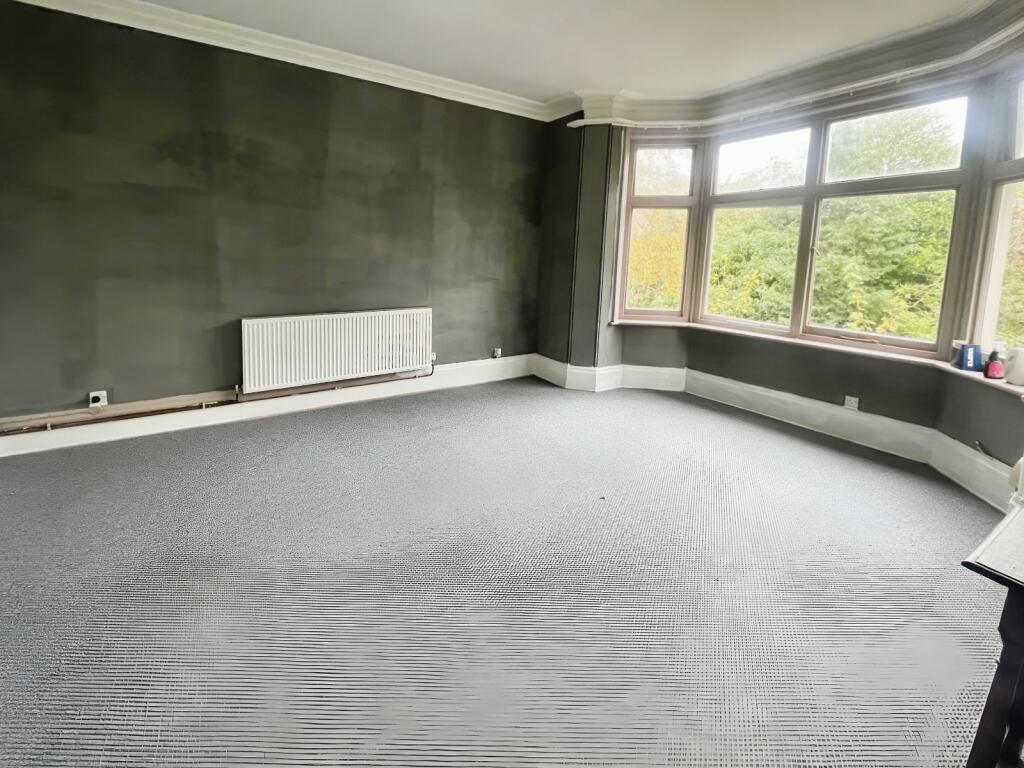 8 bed Detached