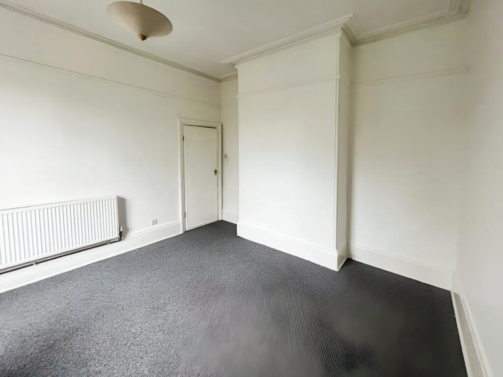 8 bed Detached