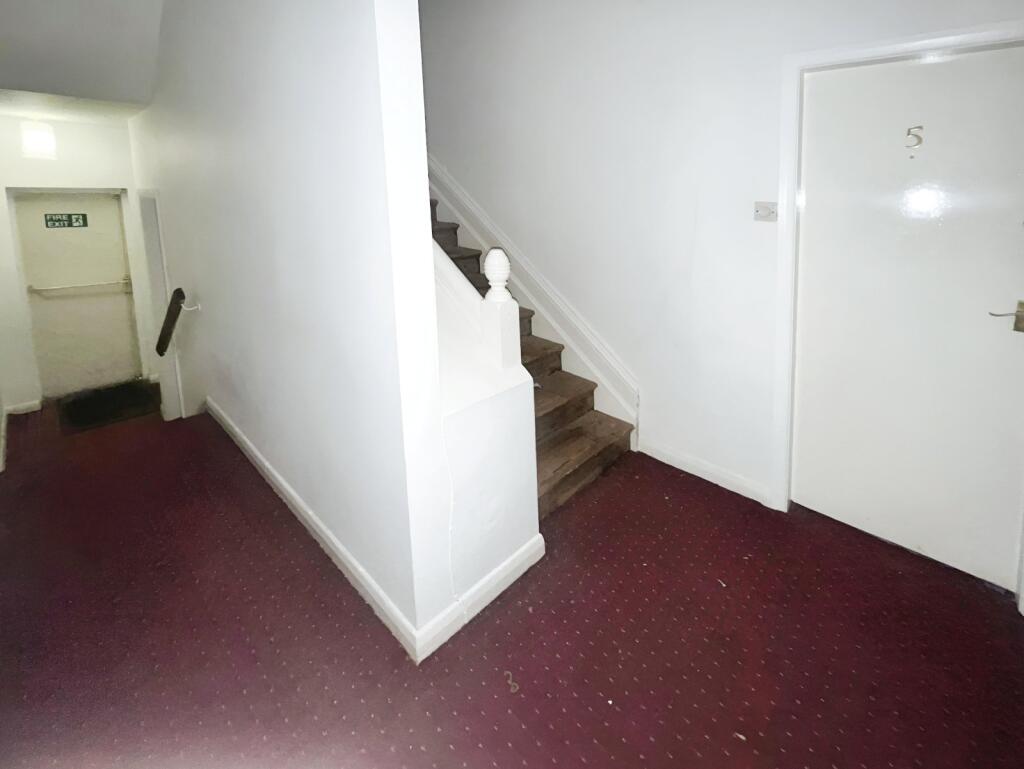 8 bed Detached
