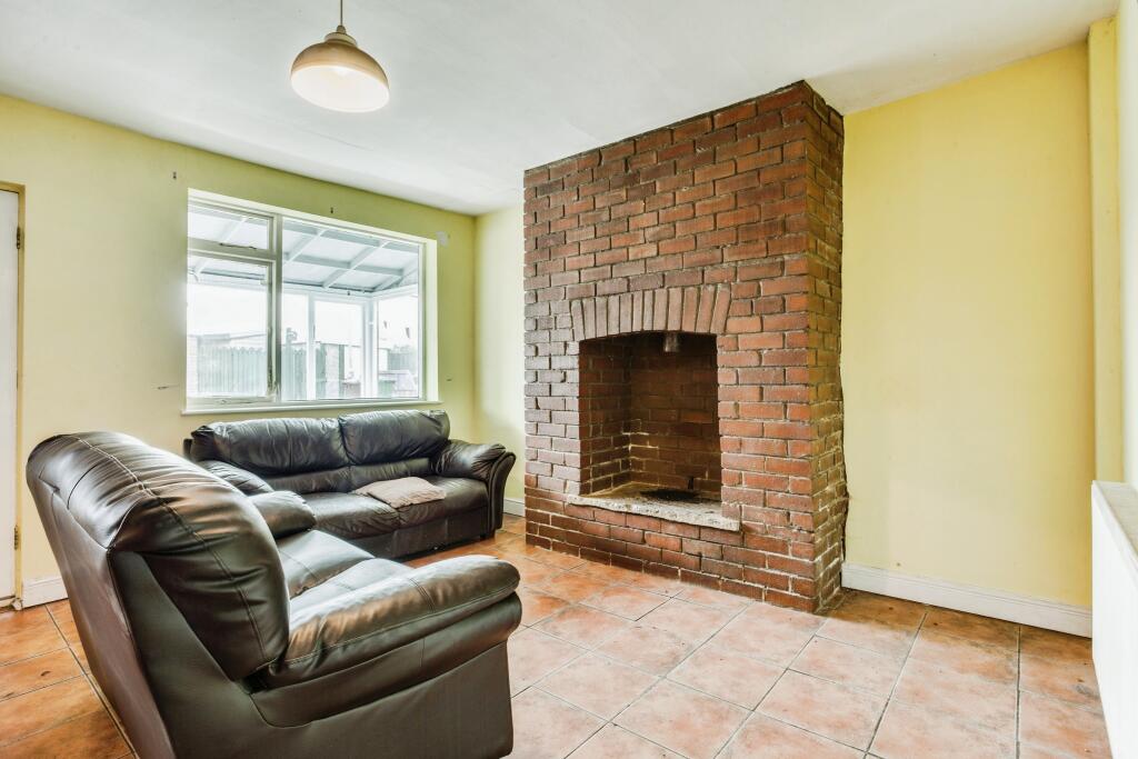2 bed End of Terrace