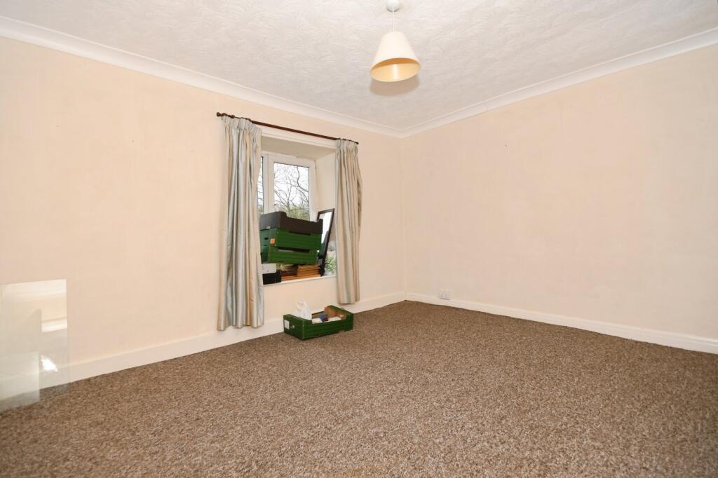 9 bed Detached