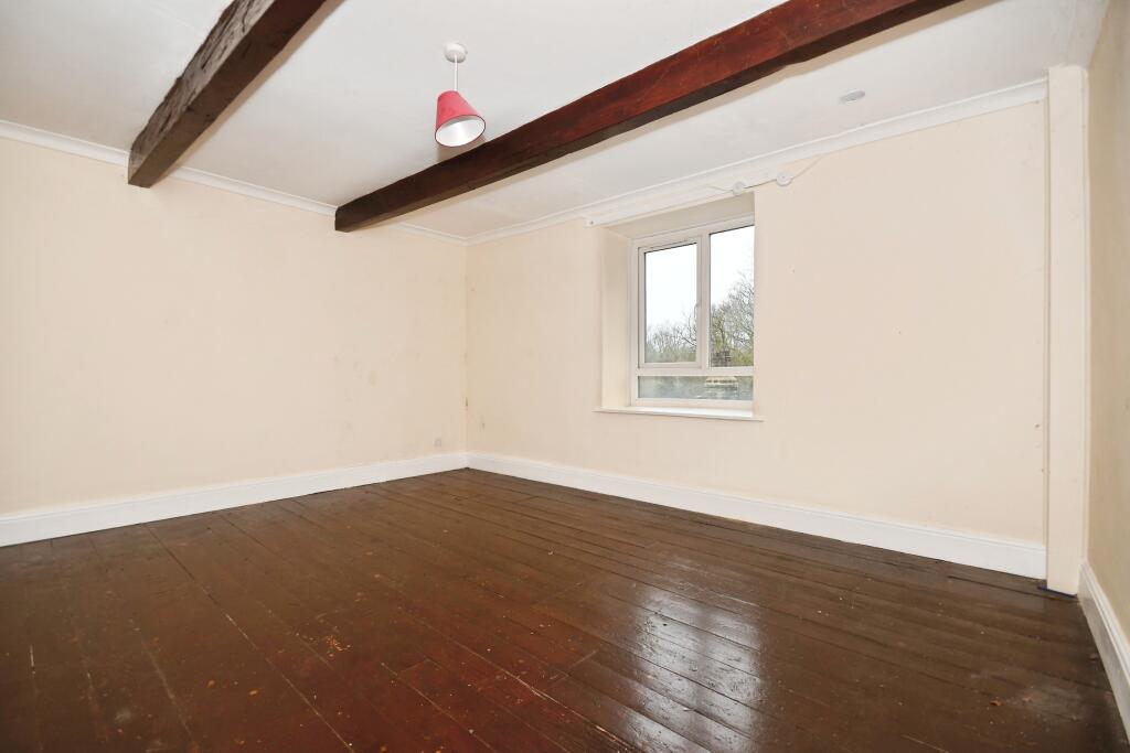 9 bed Detached
