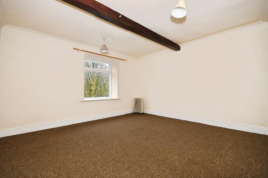 9 bed Detached
