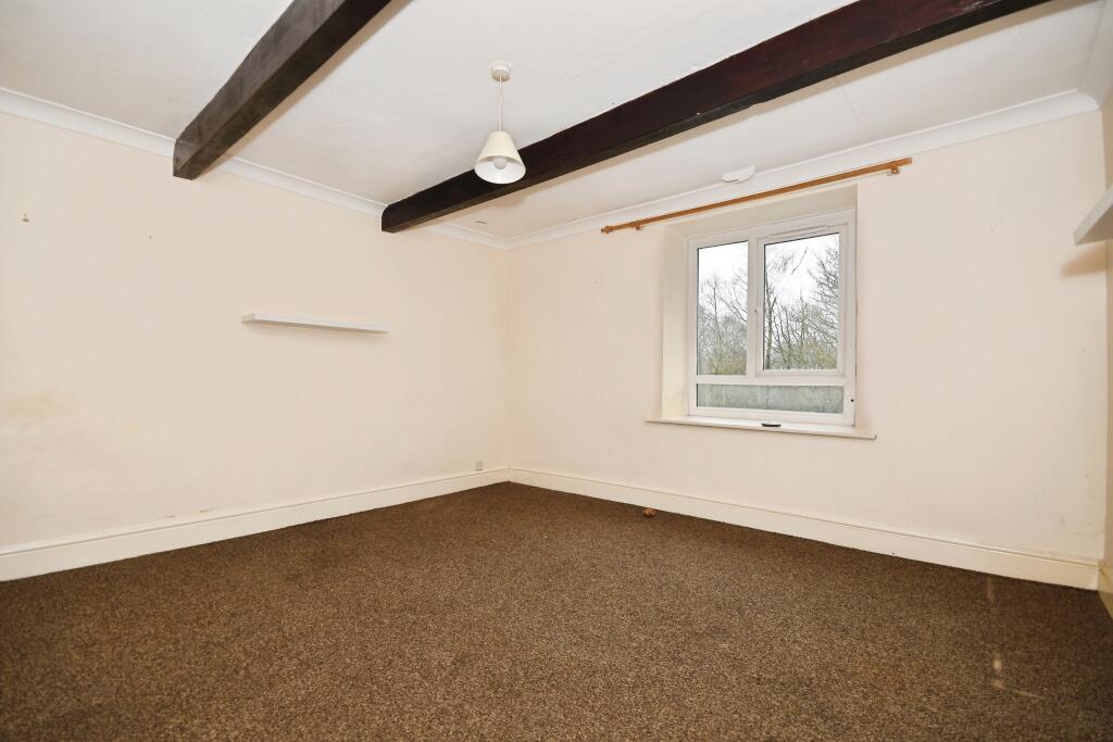 9 bed Detached