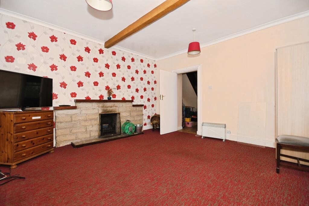 9 bed Detached
