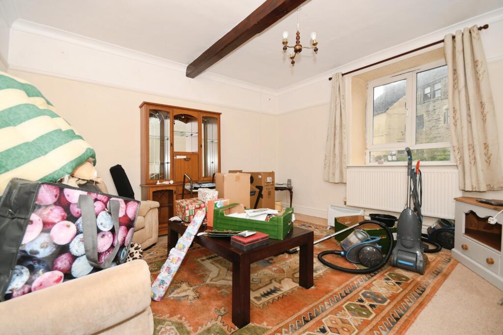9 bed Detached