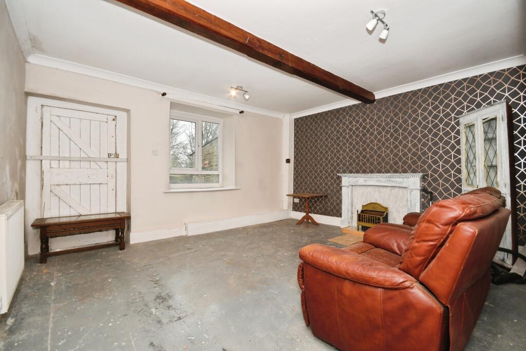 9 bed Detached