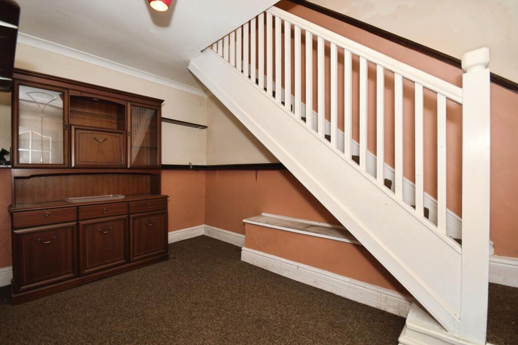 9 bed Detached