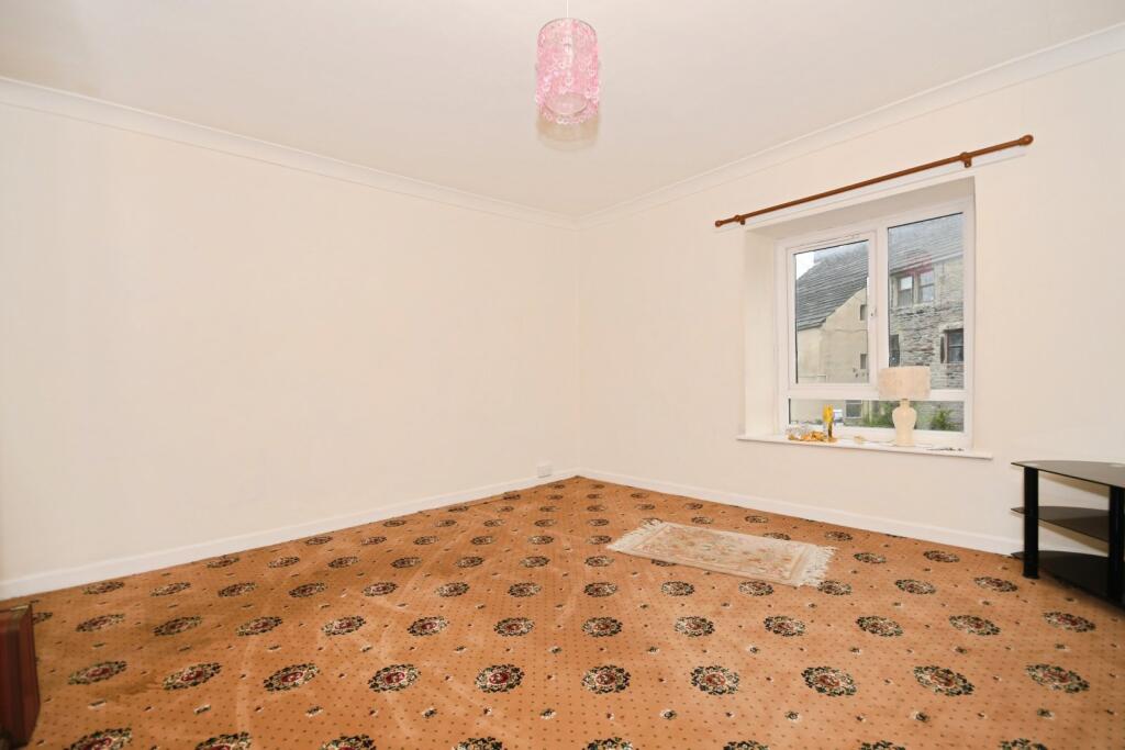9 bed Detached