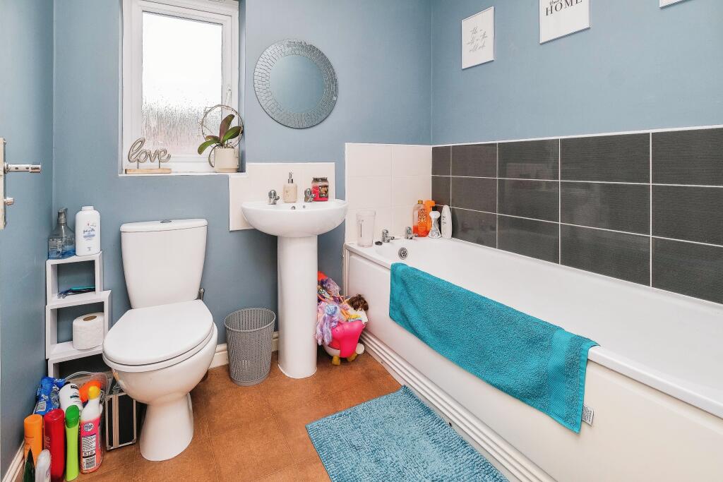 3 bed Semi-Detached