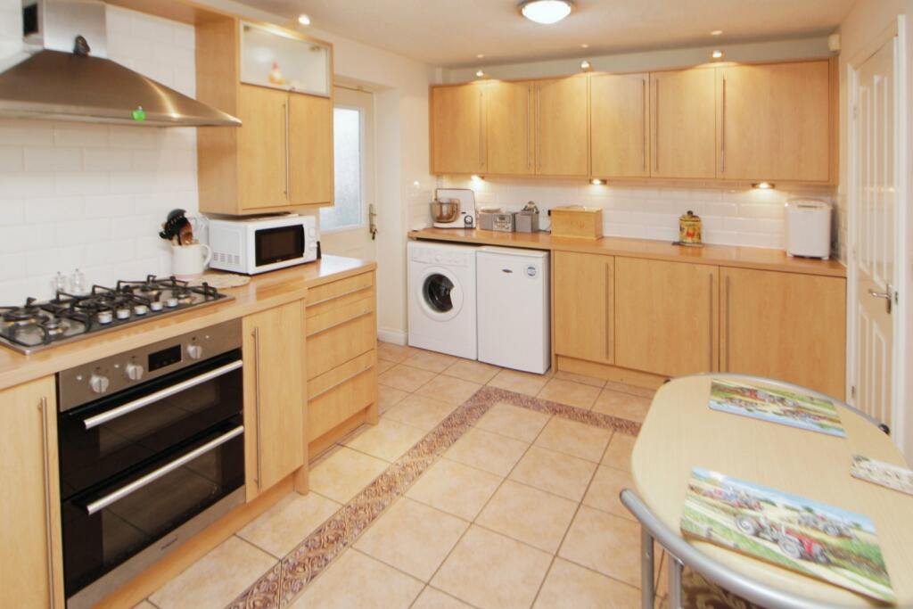 4 bed Detached