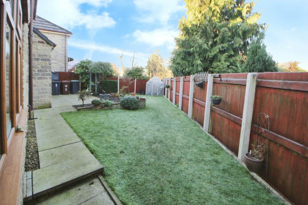4 bed Detached