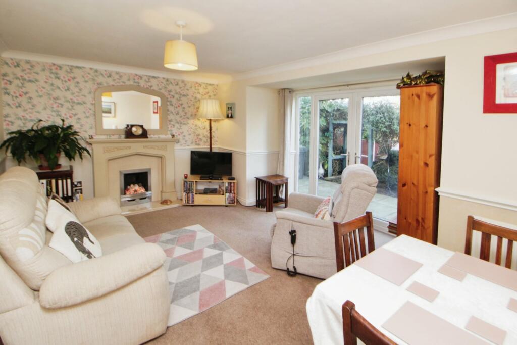 4 bed Detached