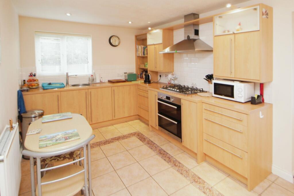 4 bed Detached