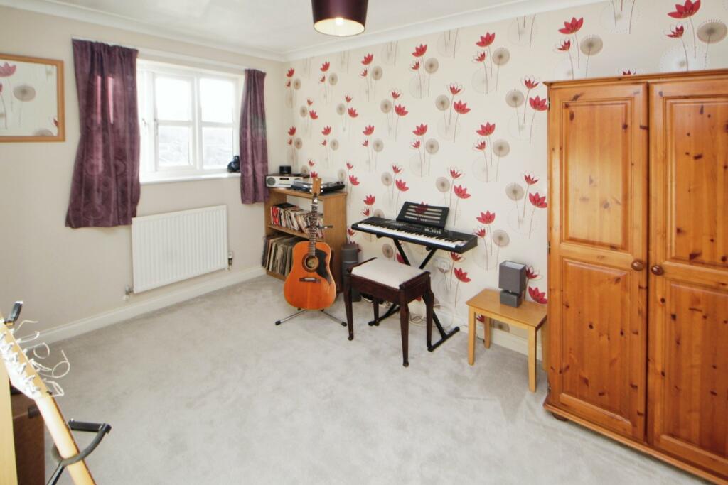 4 bed Detached