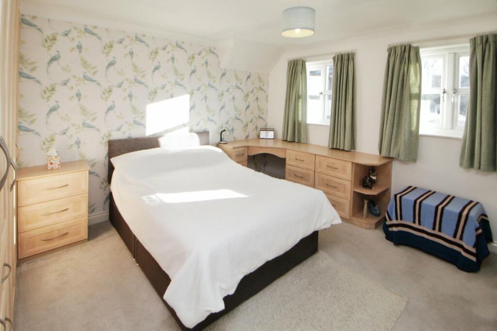 4 bed Detached