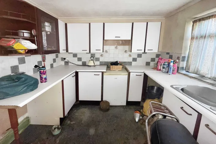 3 bed End of Terrace