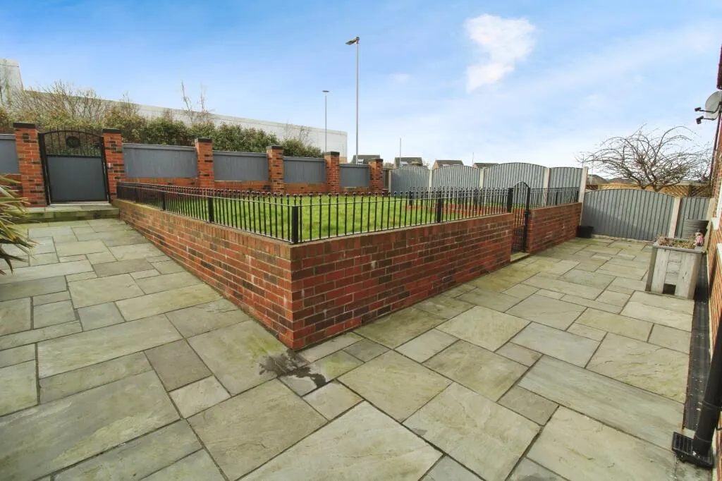 3 bed Semi-Detached