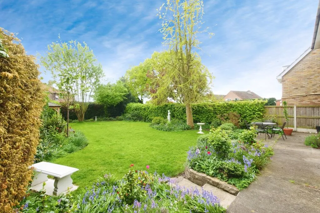 4 bed Detached