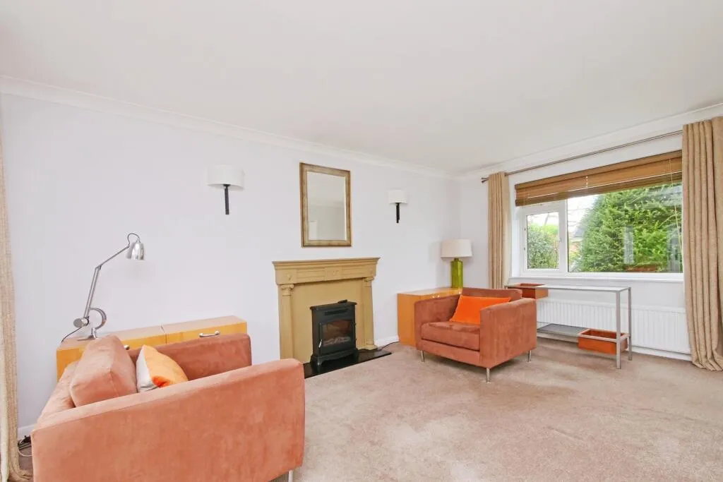 4 bed Detached