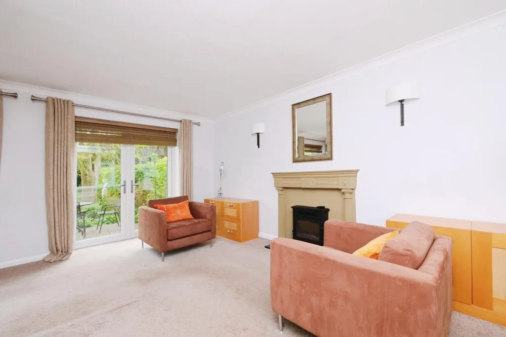 4 bed Detached