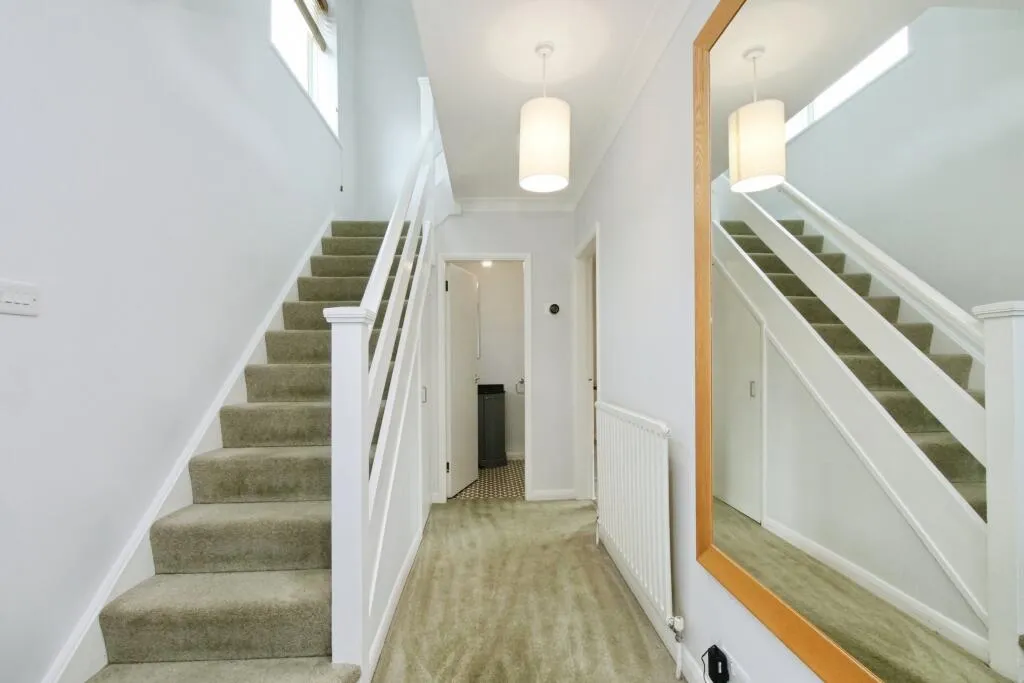4 bed Detached