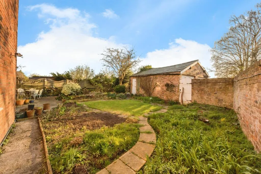 4 bed Character Property