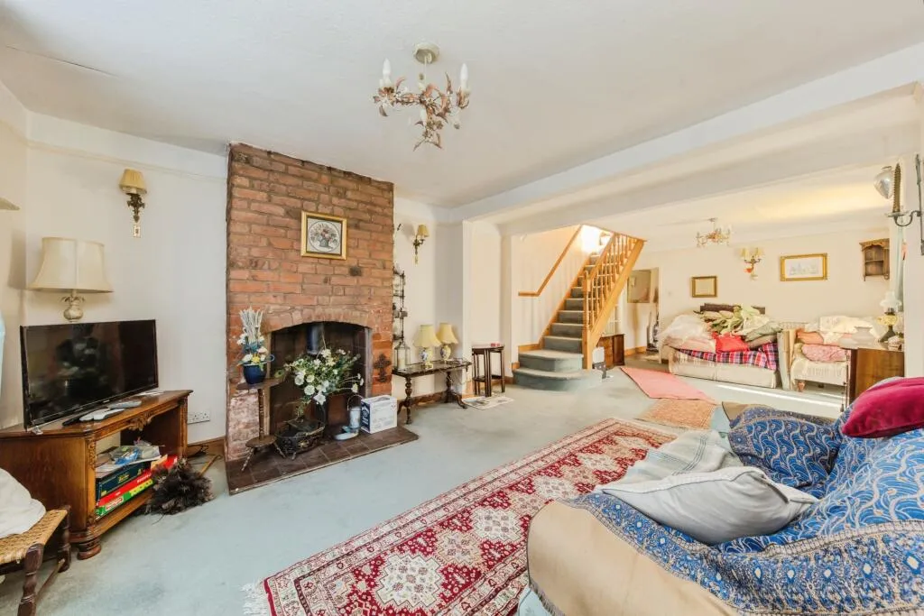 4 bed Character Property